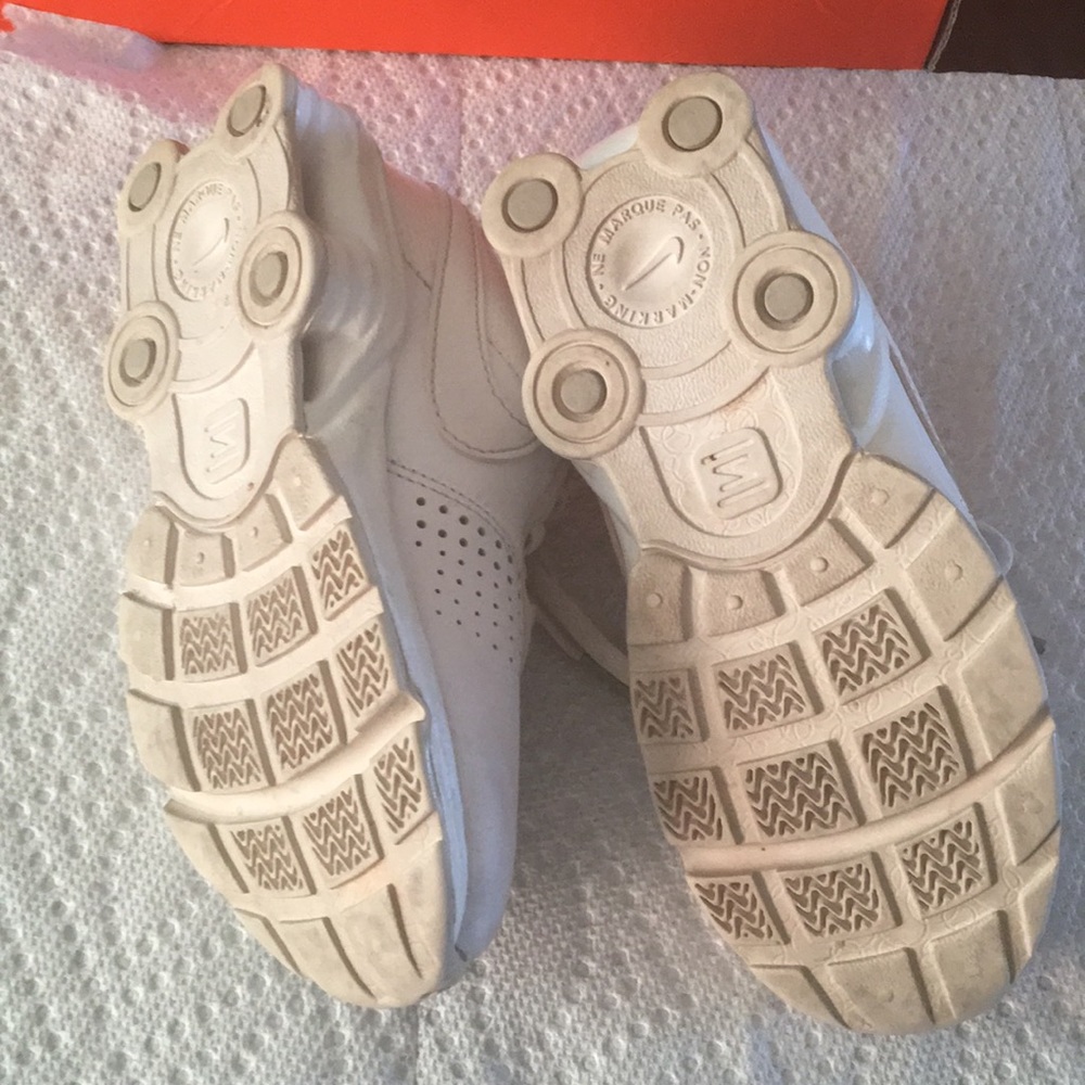 Nike - Picture 4 of 6